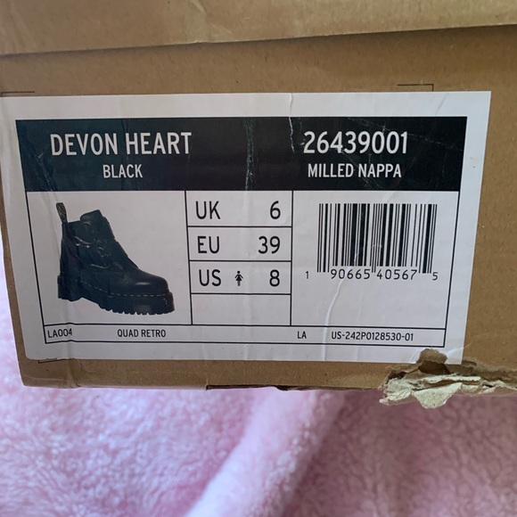 Womens Dr. Martens Devon Hearts Quad Boot - Black SIZE 8 - Picture 4 of 6